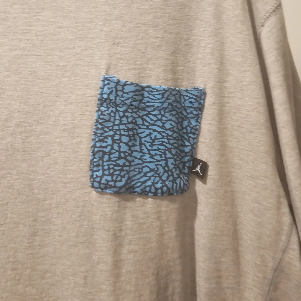 Jordan Gray Tee with Textured Blue Elephant Print Pocket, Size XXL